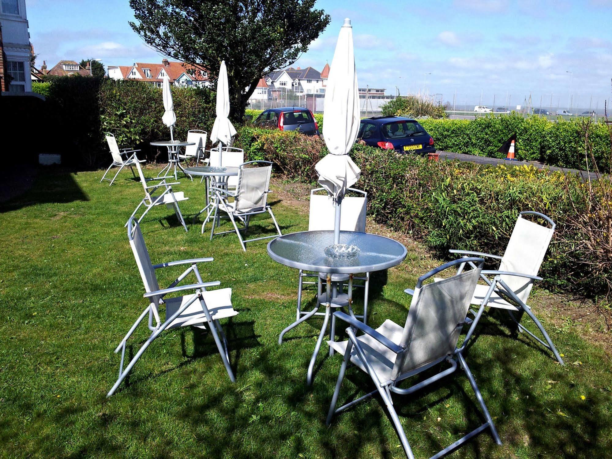 Guest house Westbrook